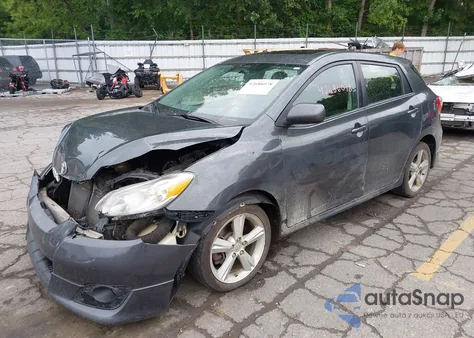 2009 Toyota Matrix S z USA, uszkodzony, nr VIN 2T1LE40E99C009526